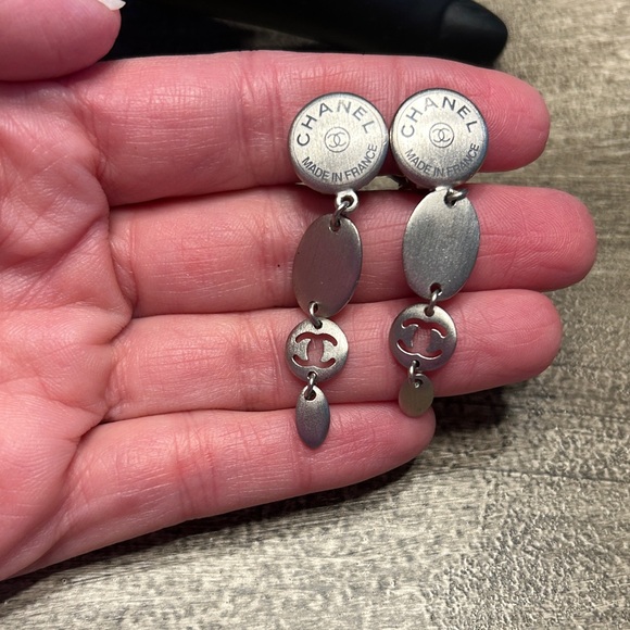 229. CHANEL (Clip)Oval Drop Matte Silver Logo Earrings w/coa - Picture 2 of 8
